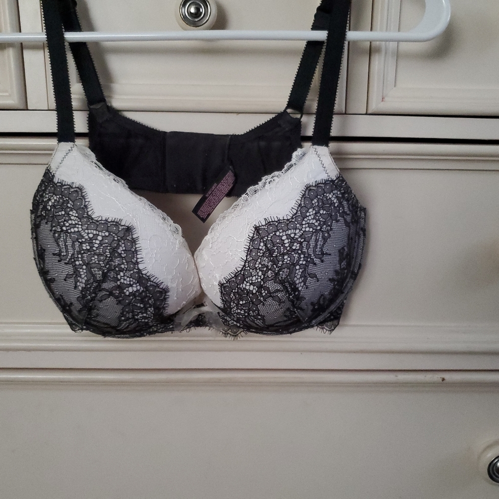 38D Victoria's Secret Bra